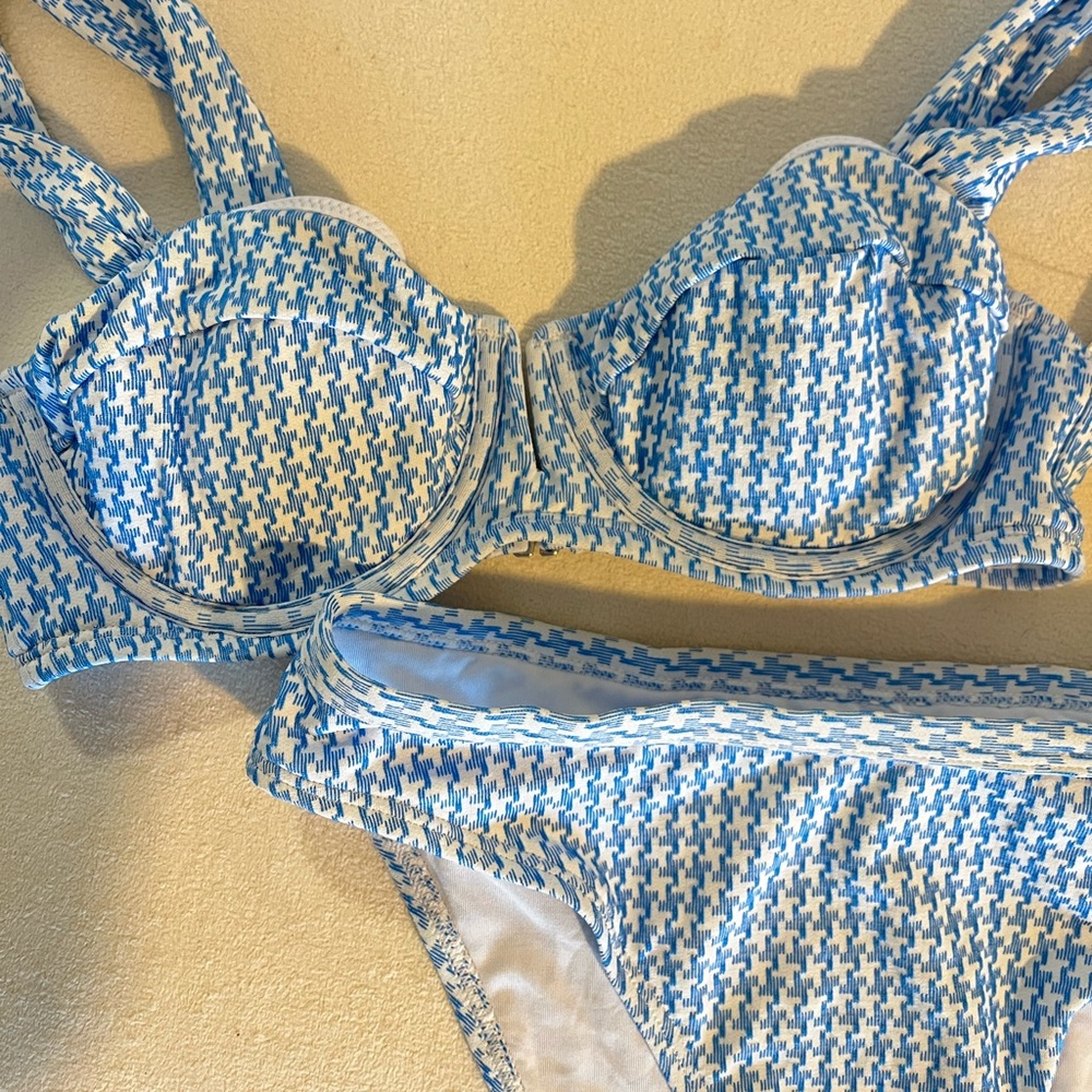 NWT CUPSHE Picnic in Positano Bikini Set- XS - Picture 4 of 7